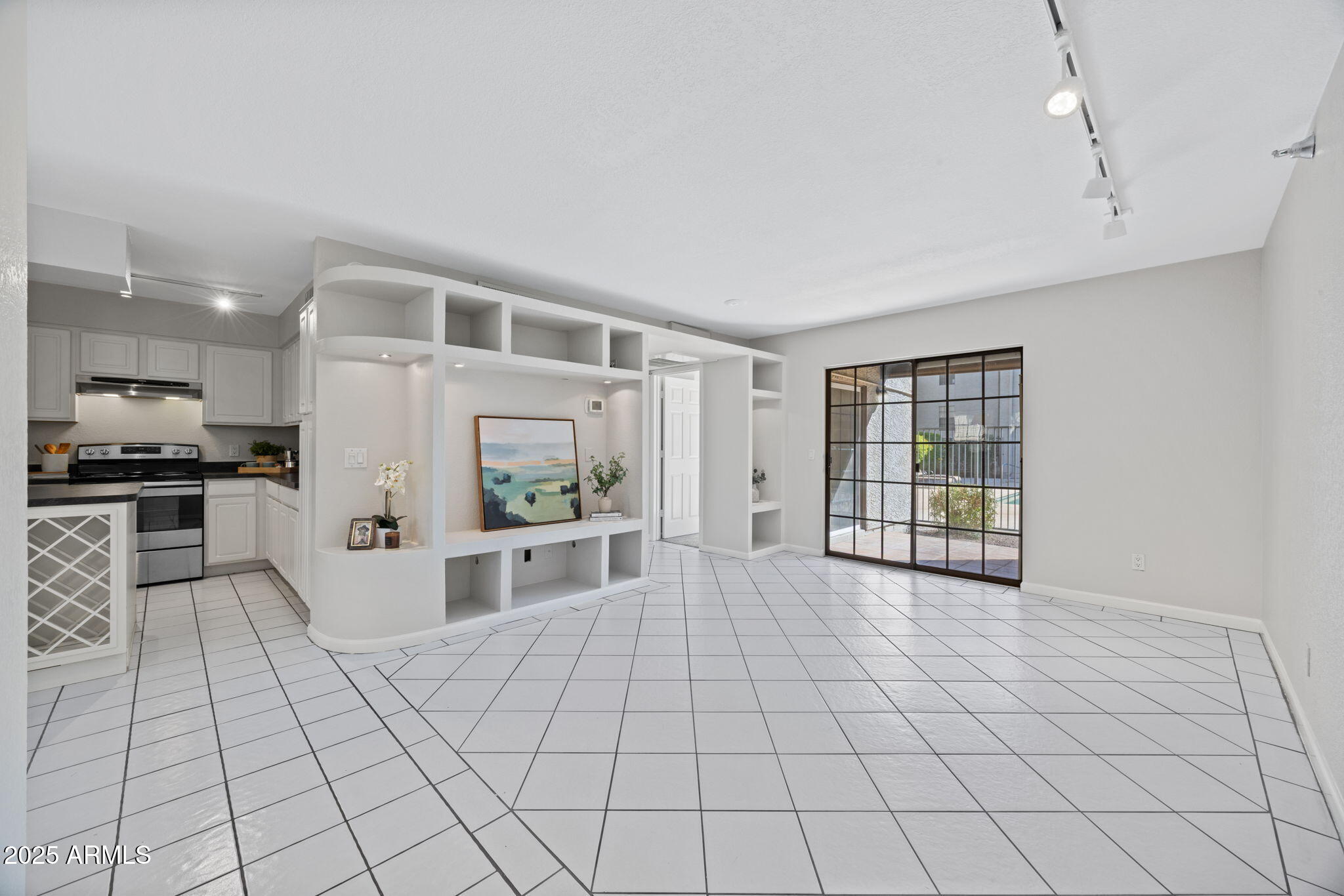 8020 East Thomas Road, Unit 112 Scottsdale, AZ 85251 - Photo 8 of 24 Great Room