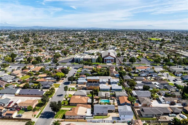 $1,599,900 | 9324 Mandale Street, Bellflower, CA 90706