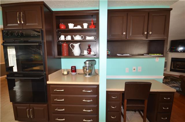 628 Cornwall Road Clarksville, TN 37043 - Photo 11 of 20 Look at the nice pull out drawers