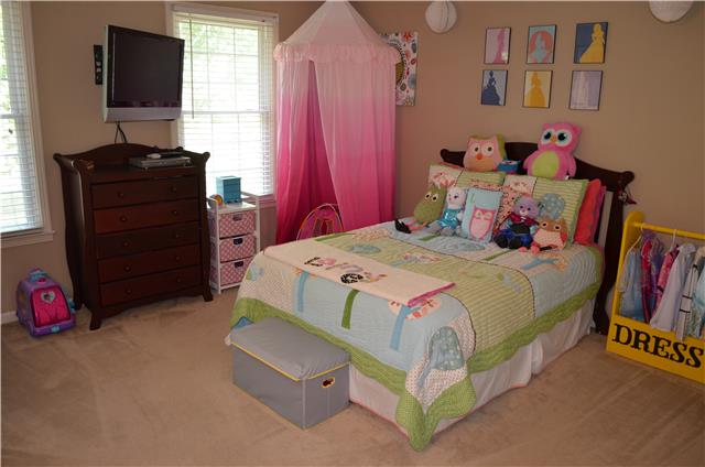 628 Cornwall Road Clarksville, TN 37043 - Photo 19 of 20 Second bedroom