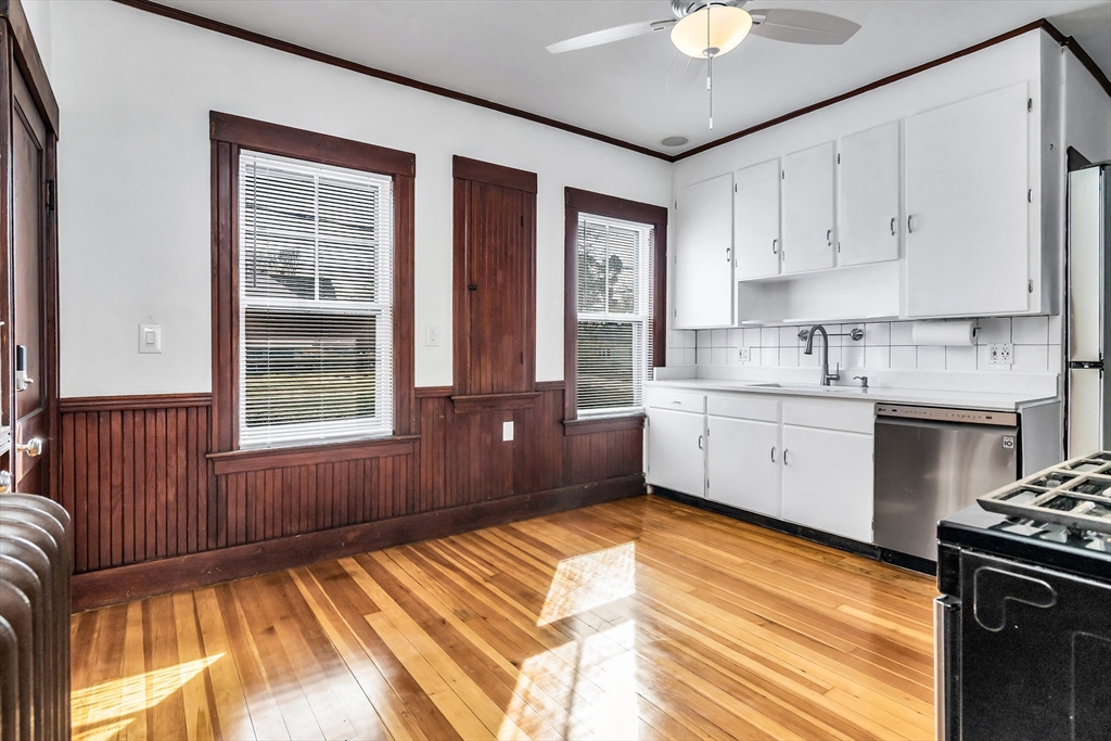 219 Pelham Street Methuen, MA 01844 - Photo 39 of 42