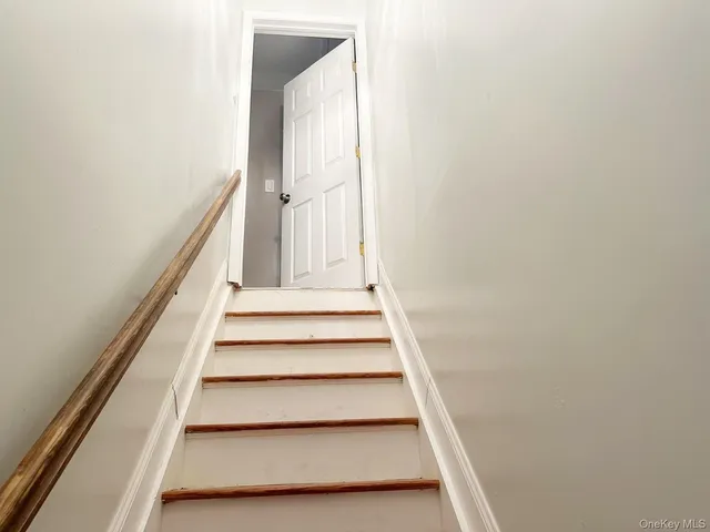 $3,700 | 15 Mida Court, Unit 2A, West Babylon, NY 11704