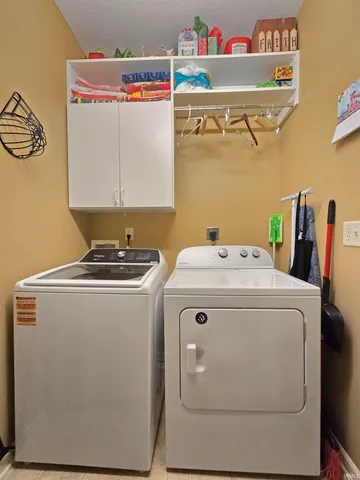 $239,900 | 2540 South Jarr Street, Albion, IN 46701