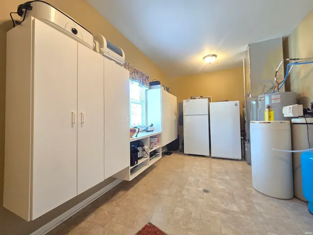 $239,900 | 2540 South Jarr Street, Albion, IN 46701