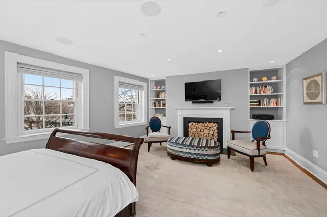 $5,295,000 | 20 David G Mugar Way, Boston, MA 02114