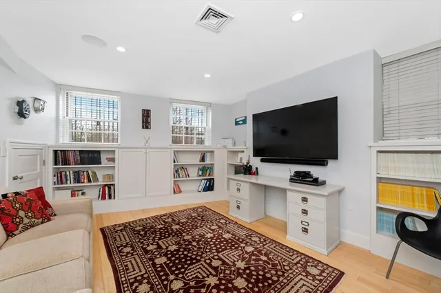 $5,295,000 | 20 David G Mugar Way, Boston, MA 02114