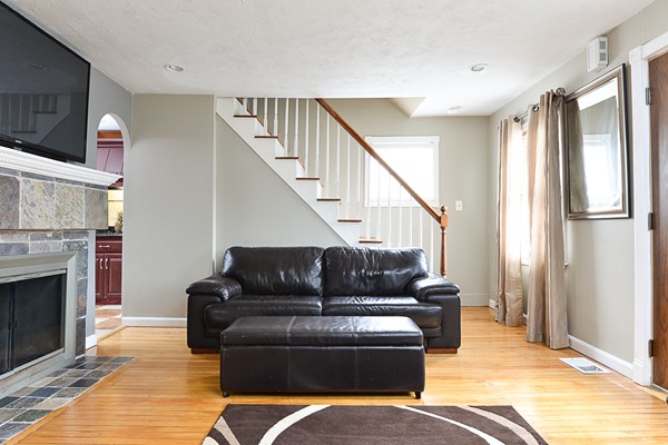 22 Holbrook Road Weymouth, MA 02191 - Photo 3 of 28 Gallery Image 3