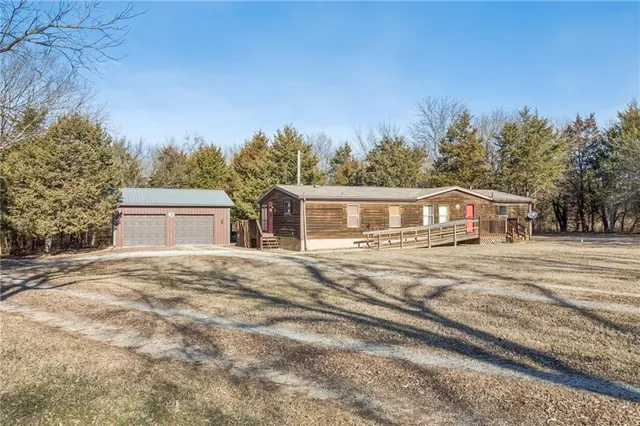 $275,000 | 1670 Vermont Road, Rantoul, KS 66079