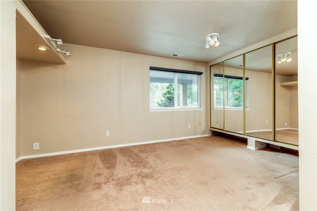 5302 Hawks Prairie Road Northeast Olympia, WA 98516 - Photo 14 of 24 Gallery Image 14