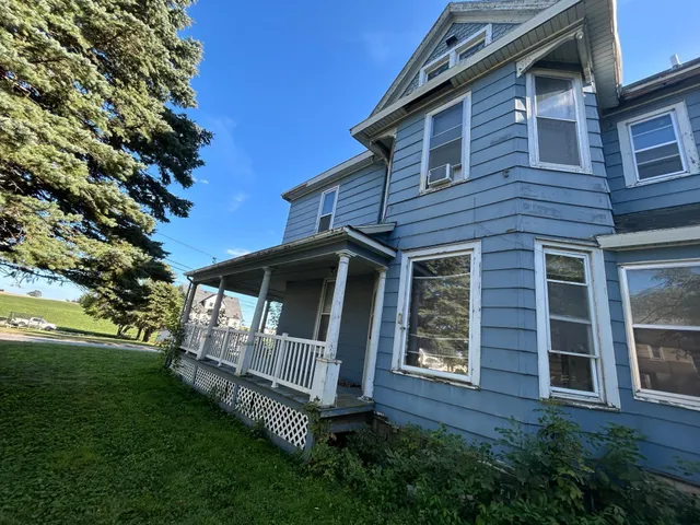 $59,900 | 304 South Broadway Avenue, Alden, MN 56009