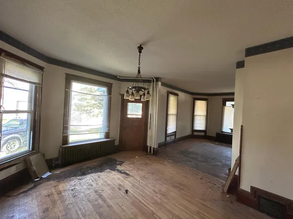 $49,900 | 304 South Broadway Avenue, Alden, MN 56009