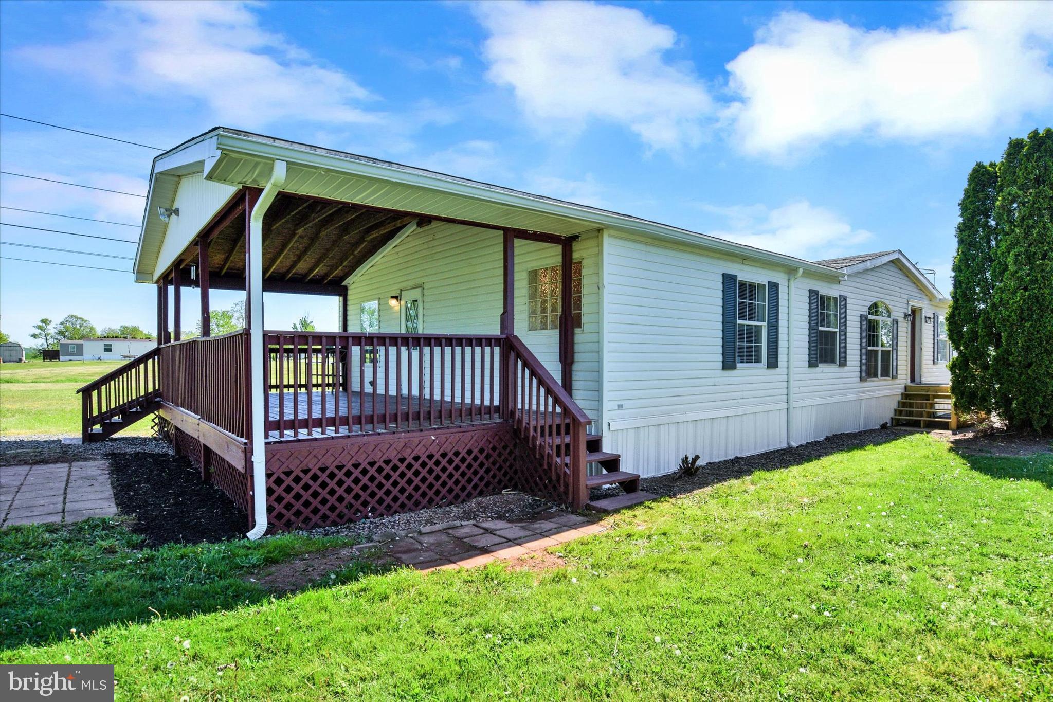 318 Rim Road Elizabethtown, PA 17022 - Photo 2 of 28 Gallery Image 2