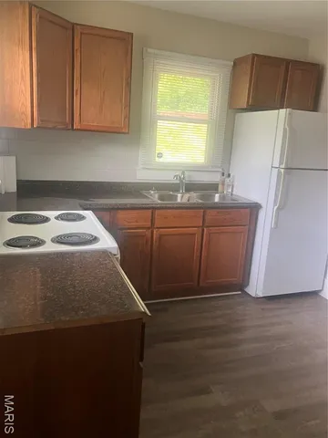 $1,050 | 620 Sheppard Street, Alton, IL 62002