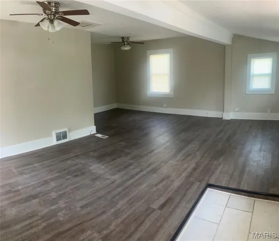 $1,050 | 620 Sheppard Street, Alton, IL 62002