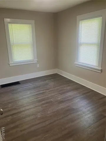 $1,050 | 620 Sheppard Street, Alton, IL 62002