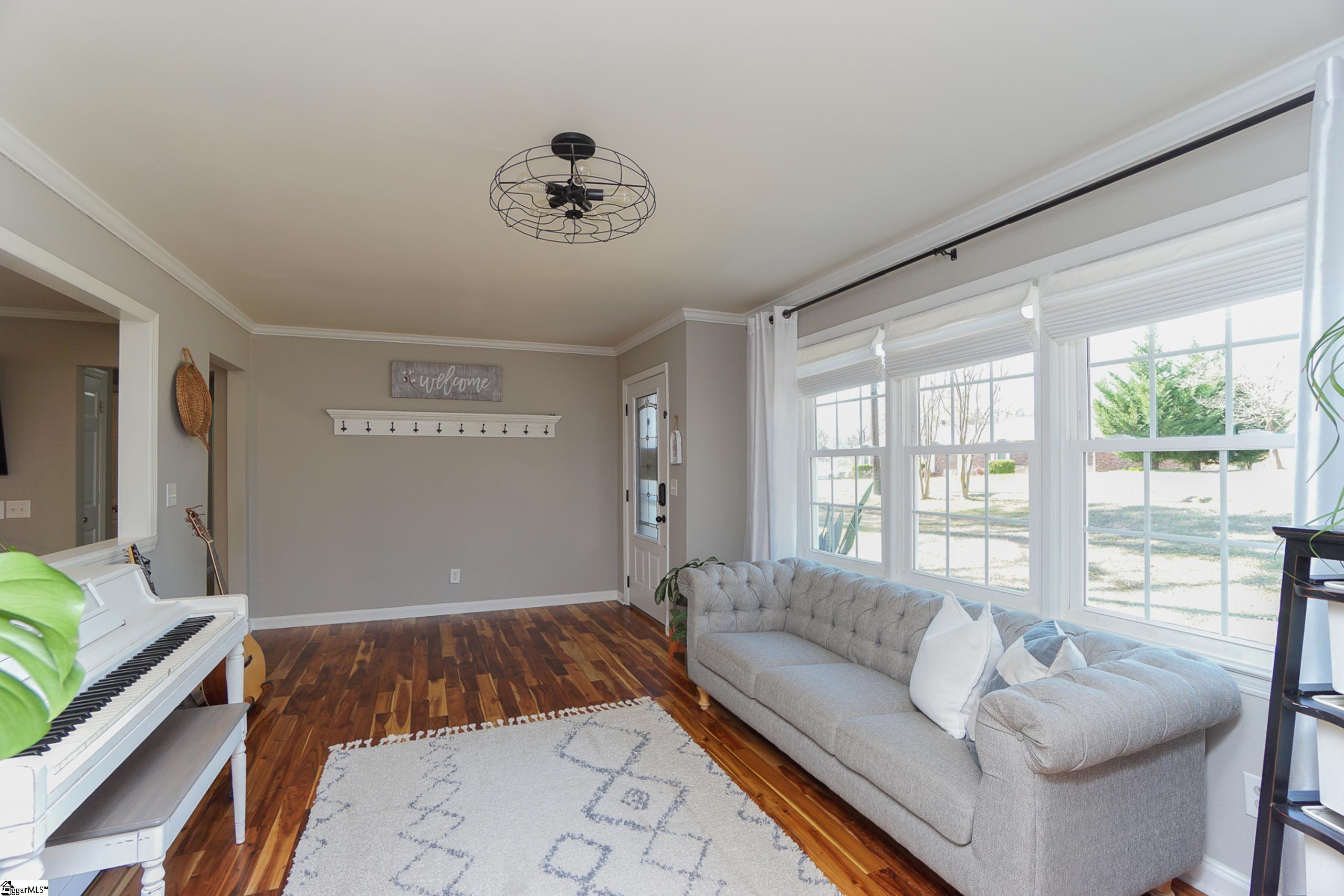 209 Tanner Road Taylors, SC 29687 - Photo 4 of 32 Gallery Image 4