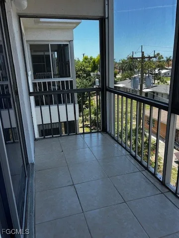 $135,000 | 4906 Victoria Drive, Unit 412, Cape Coral, FL 33904