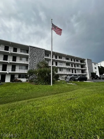 $135,000 | 4906 Victoria Drive, Unit 412, Cape Coral, FL 33904