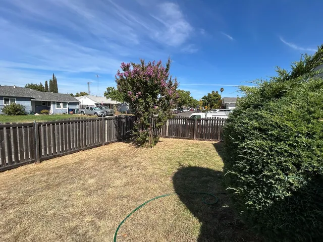 $324,000 | 3668 Lowry Drive, North Highlands, CA 95660