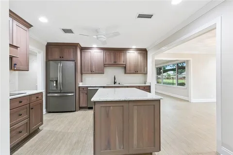 $575,000 | 81 Chateau Mouton Drive, Kenner, LA 70065