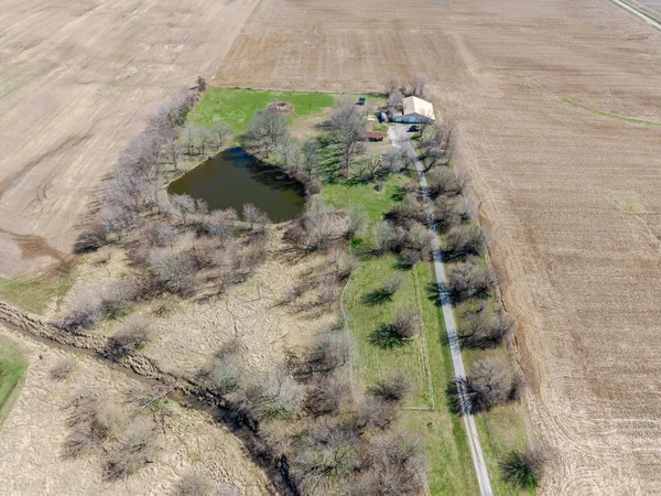 a garden with view of outdoor space