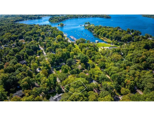 $2,295,000 | 3610 Northome Avenue, Deephaven, MN 55391