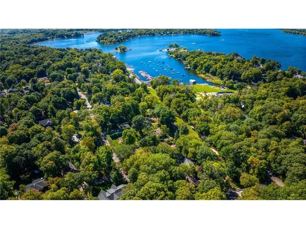 $2,295,000 | 3610 Northome Avenue, Deephaven, MN 55391