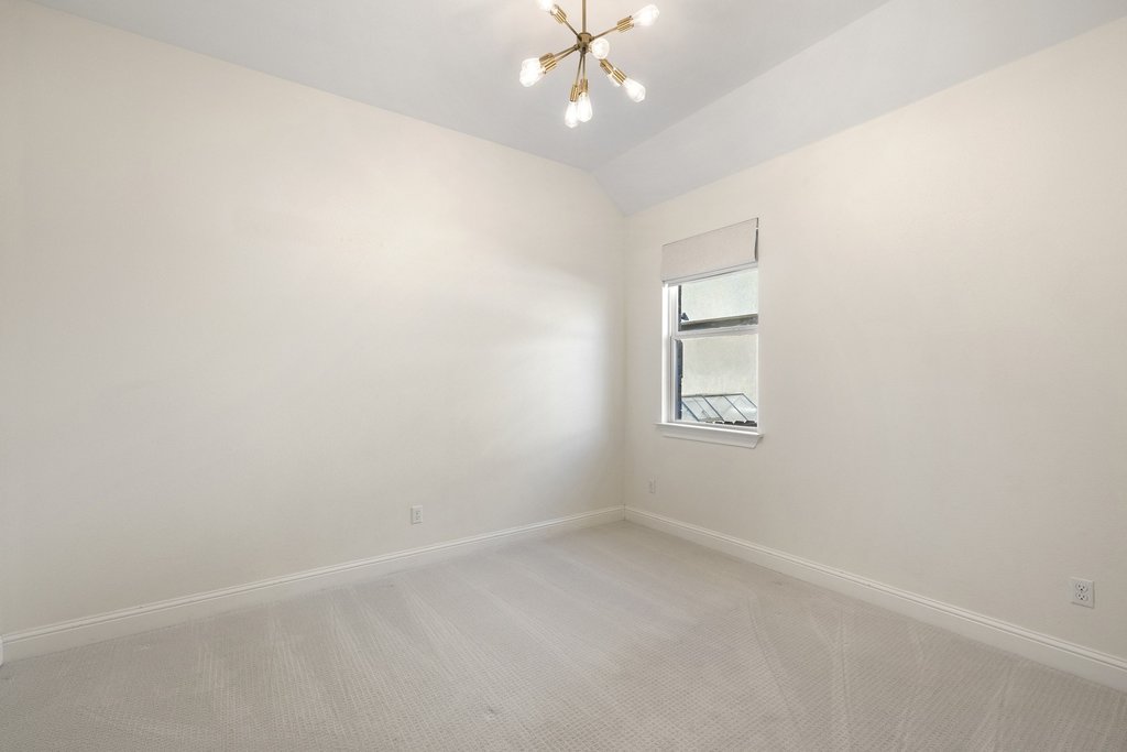 5420 Cherokee Draw Road Austin, TX 78738 - Photo 26 of 40 Guest bedroom