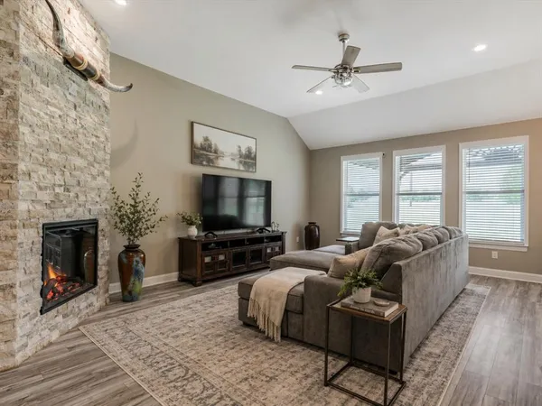 $519,900 | 31 Golf Walk Circle, Denison, TX 75020
