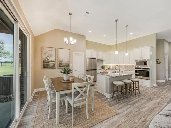 $519,900 | 31 Golf Walk Circle, Denison, TX 75020