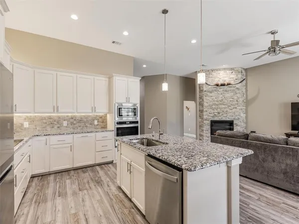 $519,900 | 31 Golf Walk Circle, Denison, TX 75020