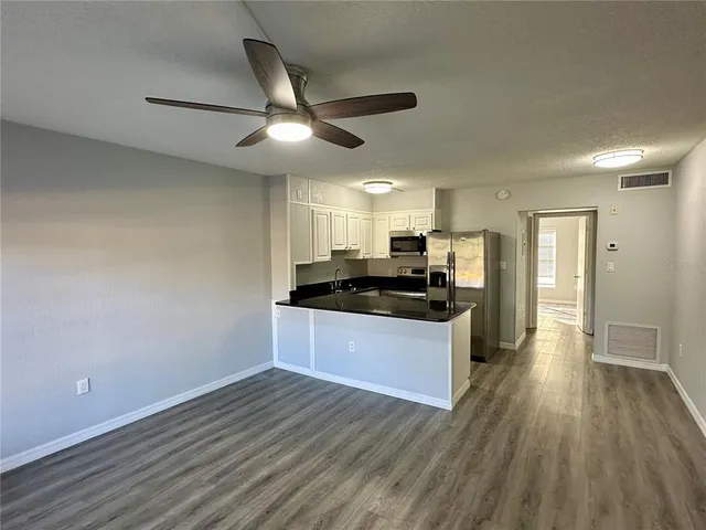 $1,350 | 1860 Phillippi Shores Drive, Unit 2B, Sarasota, FL 34231