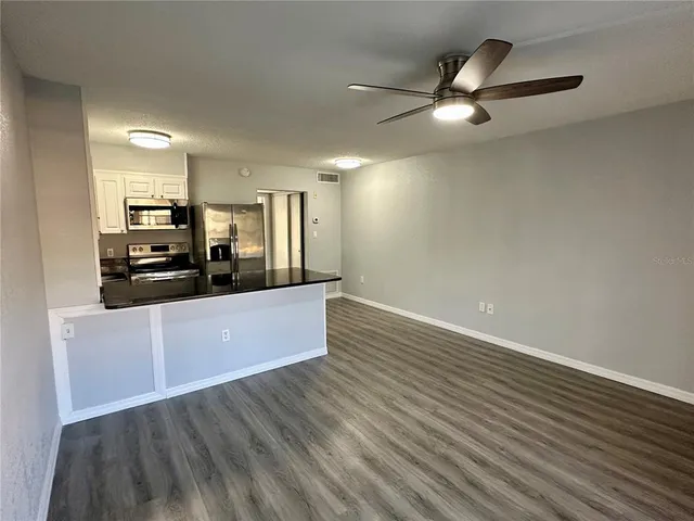 $1,350 | 1860 Phillippi Shores Drive, Unit 2B, Sarasota, FL 34231