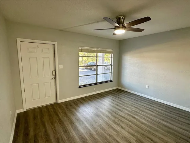 $1,350 | 1860 Phillippi Shores Drive, Unit 2B, Sarasota, FL 34231