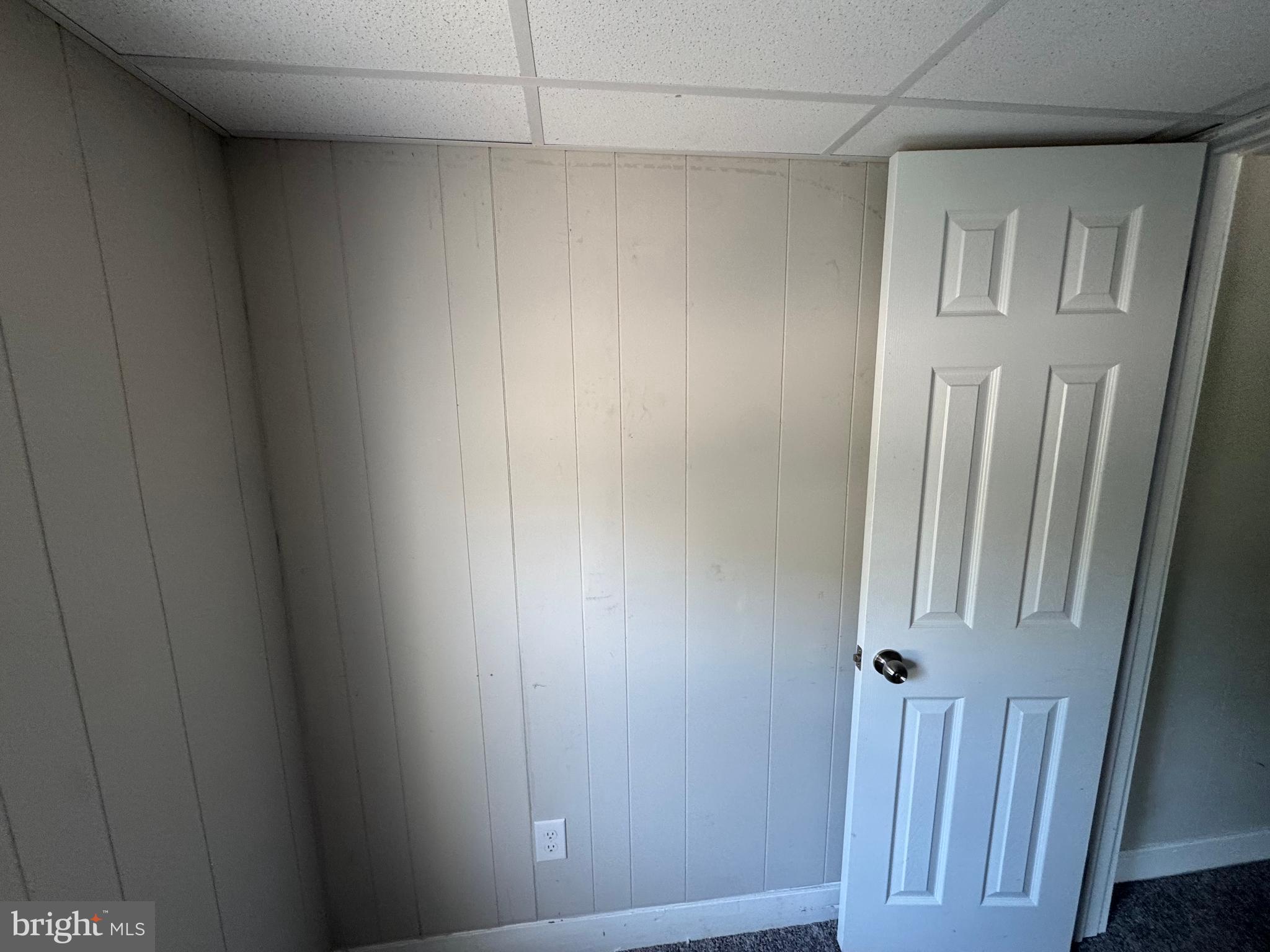 395 Tansboro Road Berlin, NJ 08009 - Photo 30 of 47 a view of a hallway