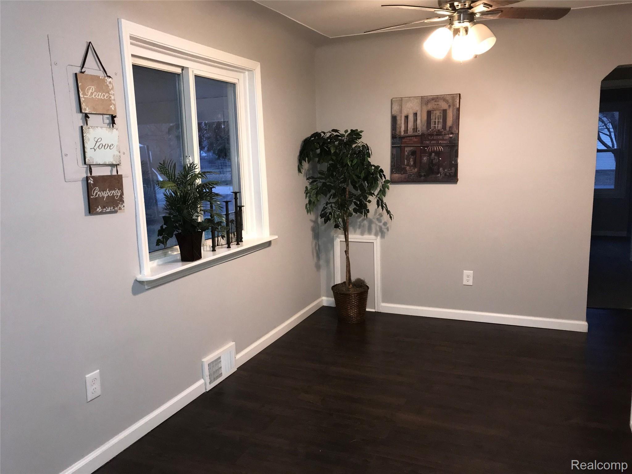 24514 Wick Road Taylor, MI 48180 - Photo 31 of 39 6C5AA92E-6581-46EE-9F2D-A7A4978D0BAA.jpeg