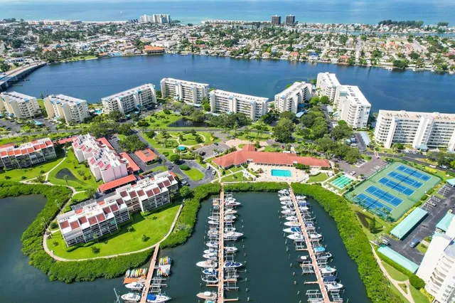 $2,300 | 7897 Sailboat Key Boulevard South, Unit 407, South Pasadena, FL 33707