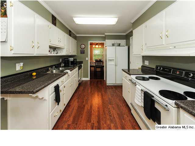 3337 Ridgely Drive Birmingham, AL 35243 - Photo 9 of 27