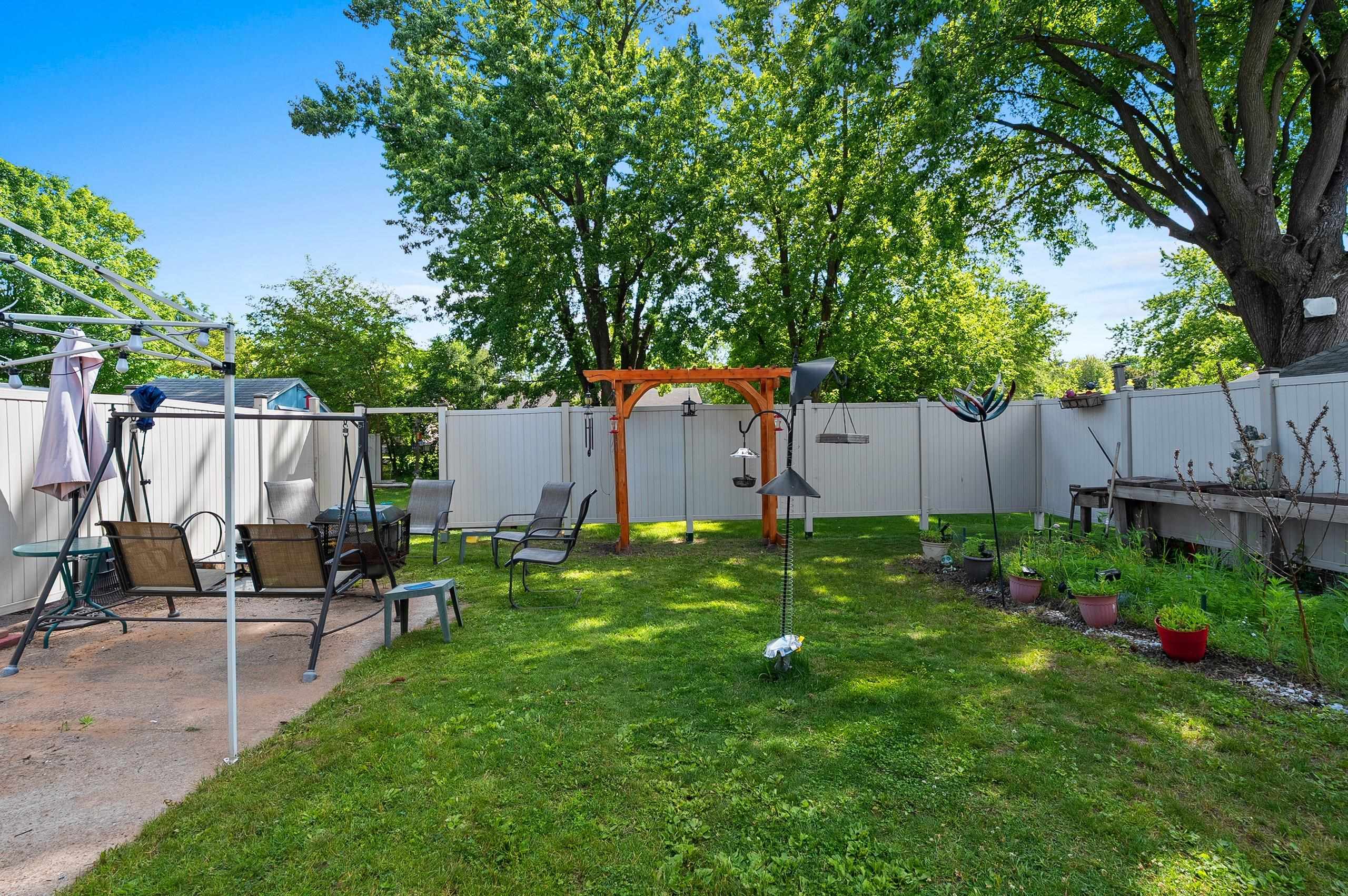 111 10th Street Clintonville, WI 54929 - Photo 5 of 34