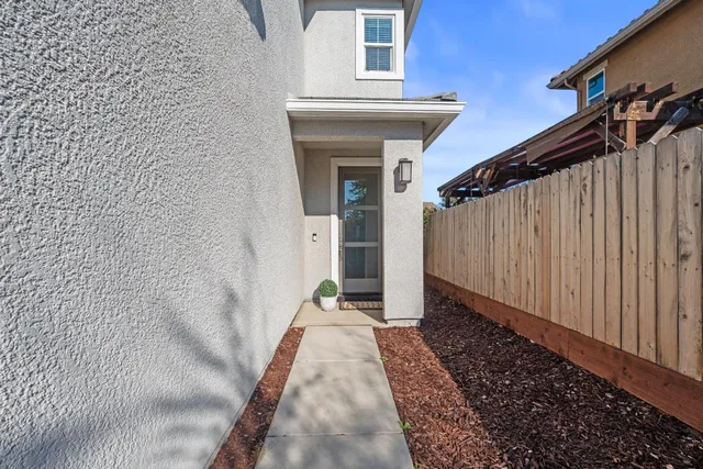 a view of a pathway of a house
