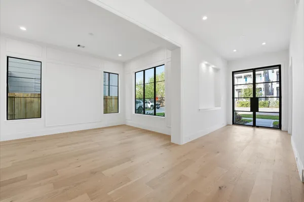 $2,100,000 | 406 Columbia Street, Houston, TX 77007