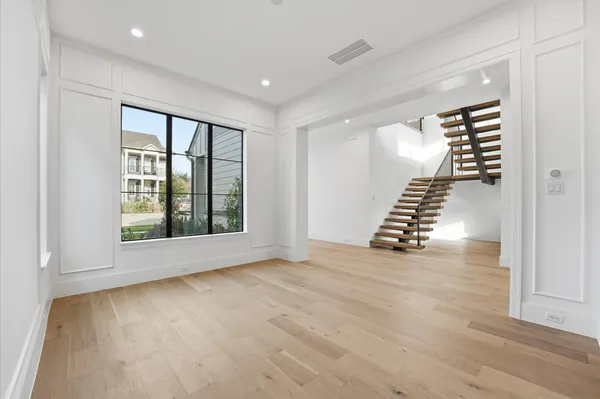 $2,100,000 | 406 Columbia Street, Houston, TX 77007