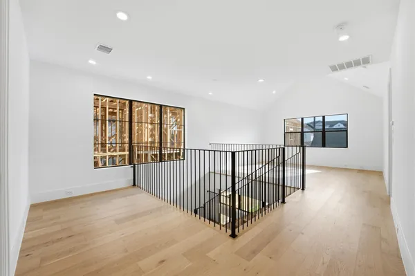 $2,100,000 | 406 Columbia Street, Houston, TX 77007