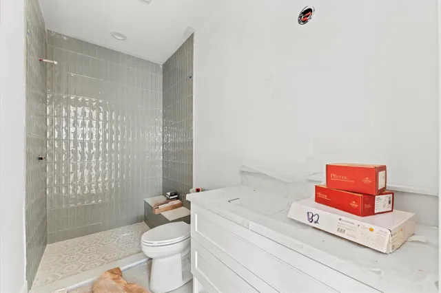 $2,100,000 | 406 Columbia Street, Houston, TX 77007