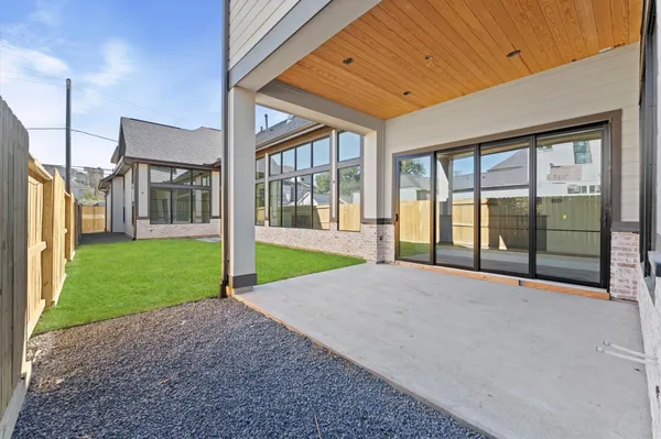 $2,100,000 | 406 Columbia Street, Houston, TX 77007