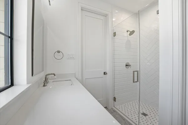 $2,100,000 | 406 Columbia Street, Houston, TX 77007