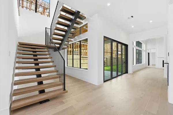 $2,100,000 | 406 Columbia Street, Houston, TX 77007