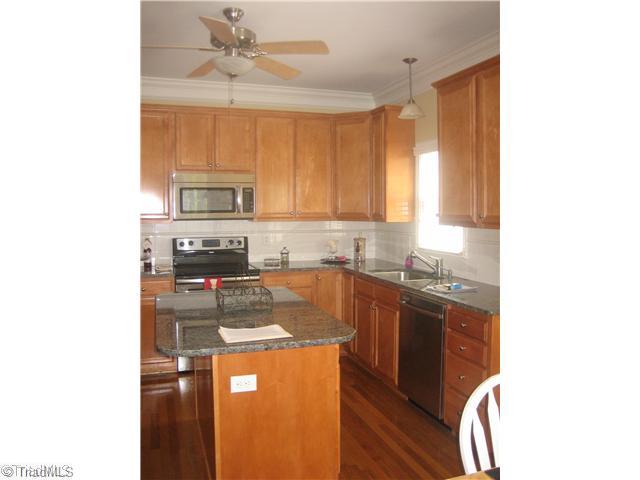 7995 Bartonshire Drive Oak Ridge, NC 27310 - Photo 4 of 16 Kitchen.