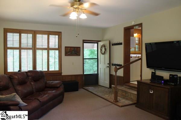 609 Thomas Road Pickens, SC 29671 - Photo 9 of 29