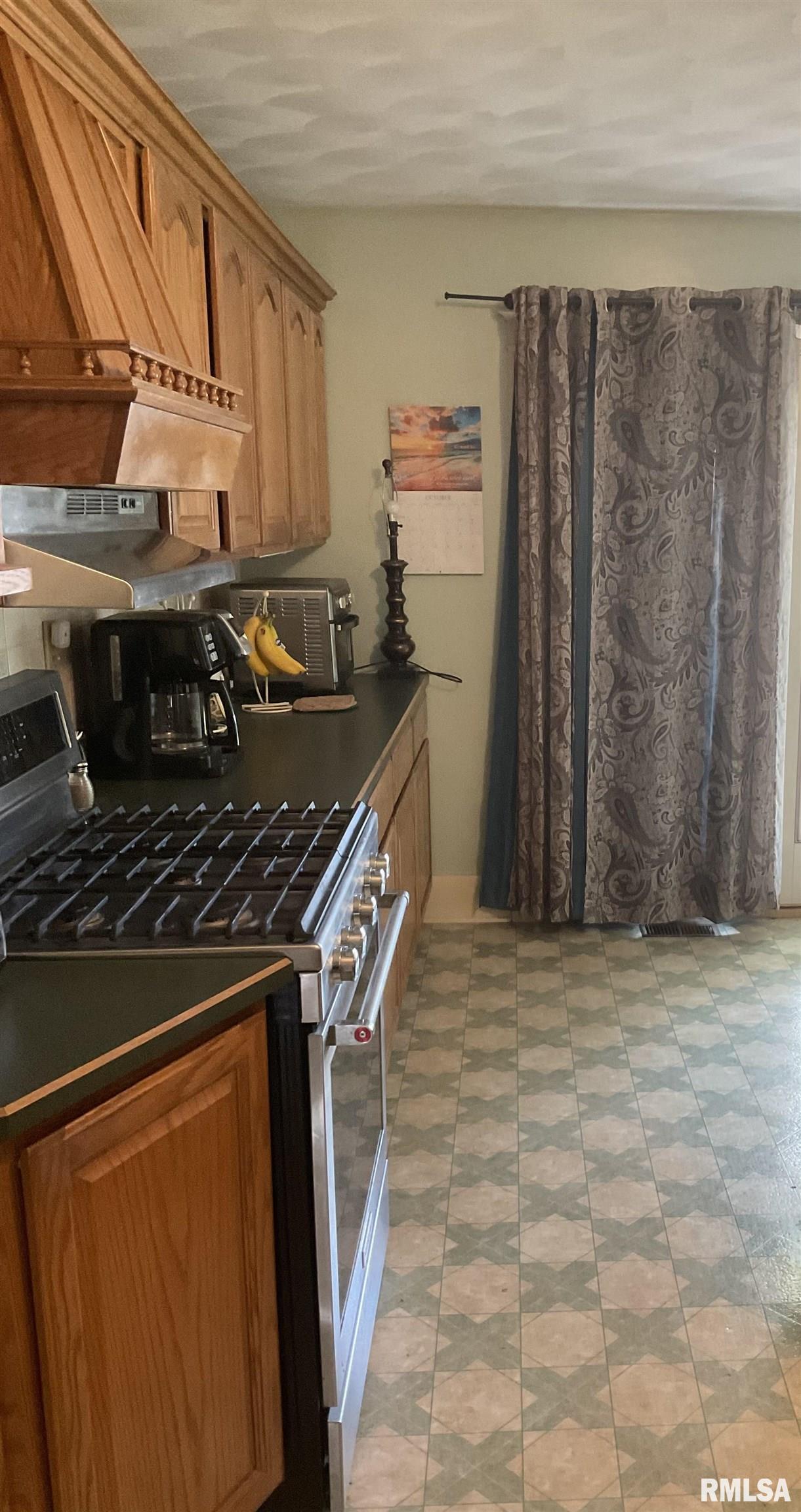 616 Northwest 4th Avenue Galva, IL 61434 - Photo 10 of 28
